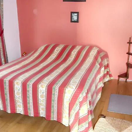 Maison Familiale Avec Piscine Partagee A Moissac, Jardin