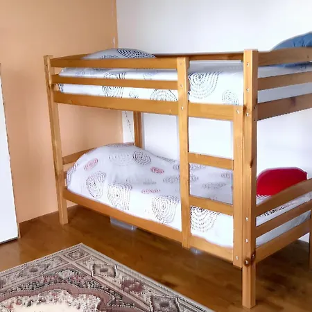 Maison Familiale Avec Piscine Partagee A Moissac, Jardin Ferienhaus