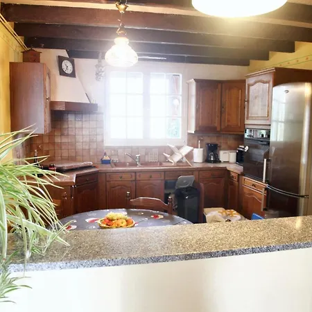 Ferienhaus Maison Familiale Avec Piscine Partagee A Moissac, Jardin